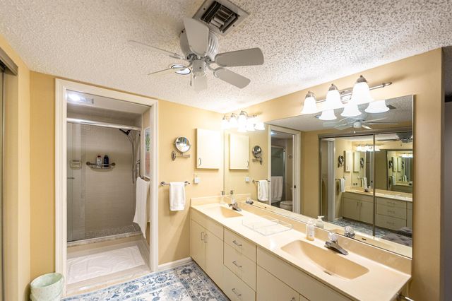 6404 SE Brandywine Court 104, Stuart, FL 34997