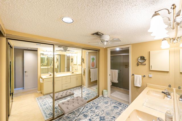 6404 SE Brandywine Court 104, Stuart, FL 34997