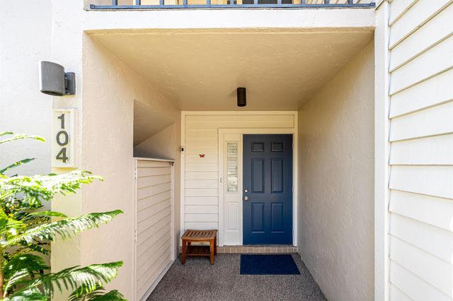 6404 SE Brandywine Court 104, Stuart, FL 34997