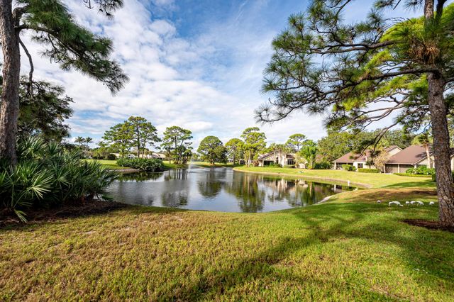 6404 SE Brandywine Court 104, Stuart, FL 34997