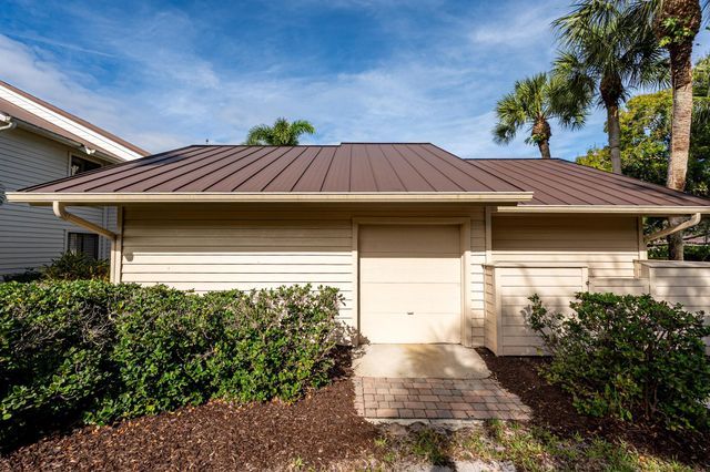 6404 SE Brandywine Court 104, Stuart, FL 34997