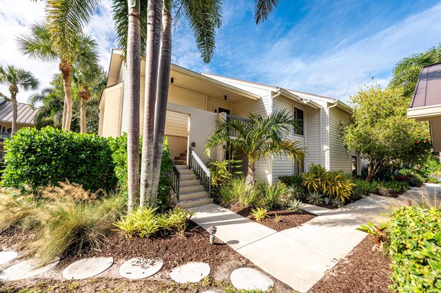 6404 SE Brandywine Court 104, Stuart, FL 34997