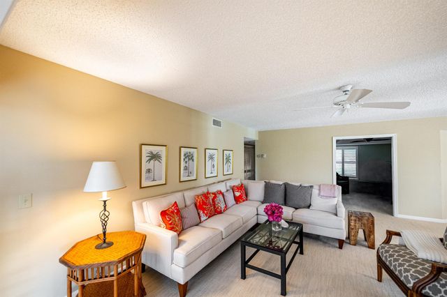 6404 SE Brandywine Court 104, Stuart, FL 34997