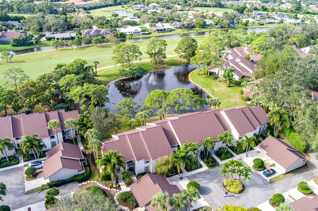 6404 SE Brandywine Court 104, Stuart, FL 34997