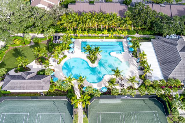 6404 SE Brandywine Court 104, Stuart, FL 34997