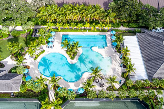 6404 SE Brandywine Court 104, Stuart, FL 34997