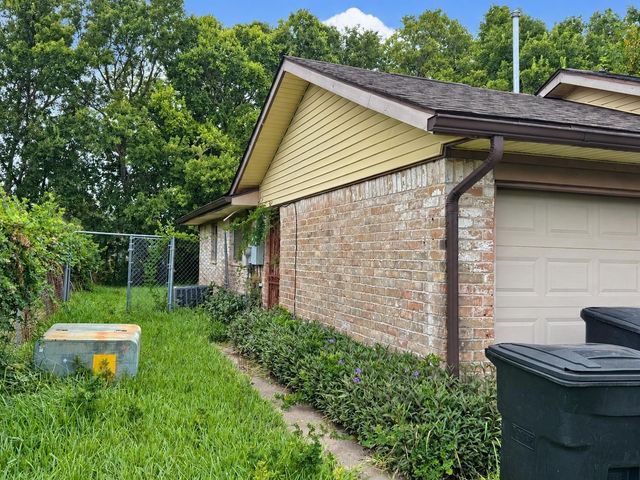 11738 Bay Cedar Drive, Houston, TX 77048