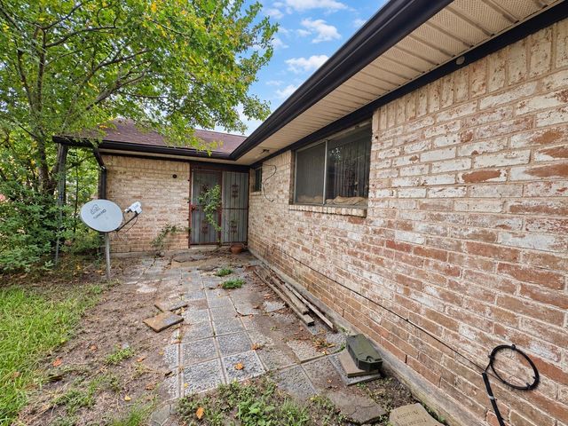 11738 Bay Cedar Drive, Houston, TX 77048