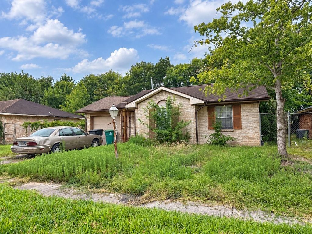 11738 Bay Cedar Drive, Houston, TX 77048