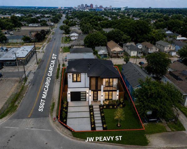 1806 Ssgt Macario Garcia Drive, Houston, TX 77011