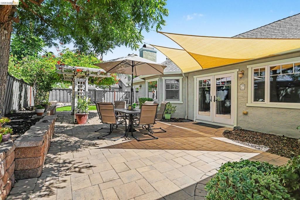 Image 2 of property listing at 1760 Domaine Way, Oakley, CA 94561
