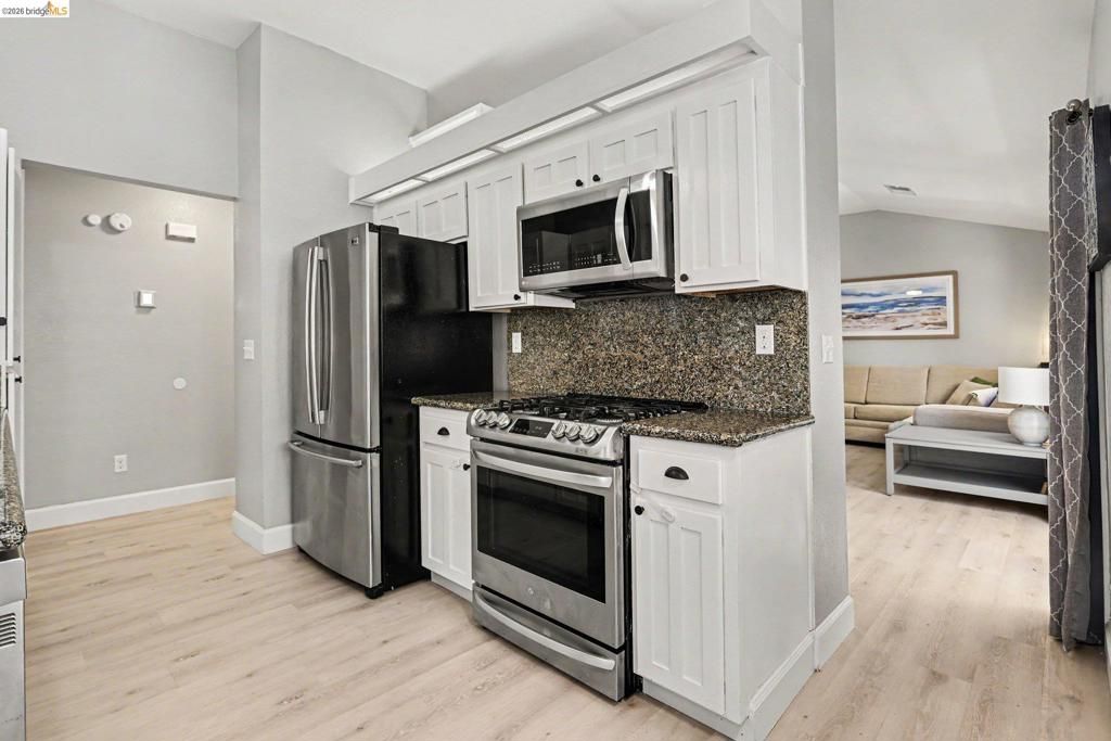 Image 25 of property listing at 1760 Domaine Way, Oakley, CA 94561