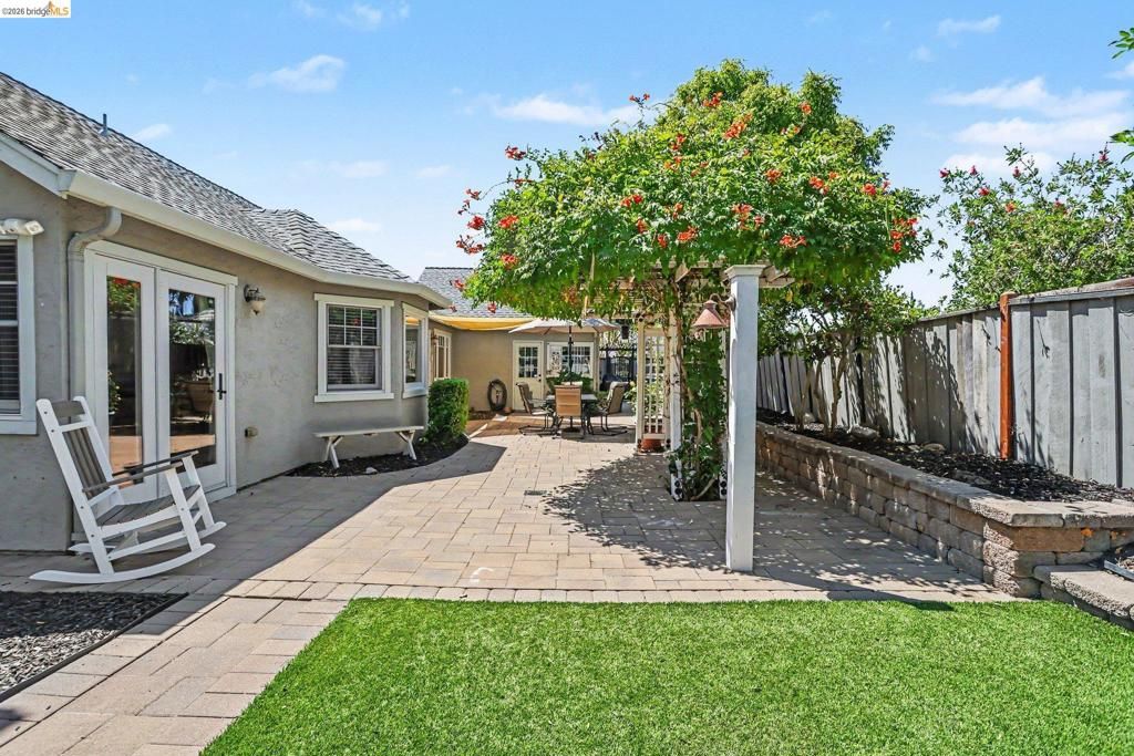Image 6 of property listing at 1760 Domaine Way, Oakley, CA 94561