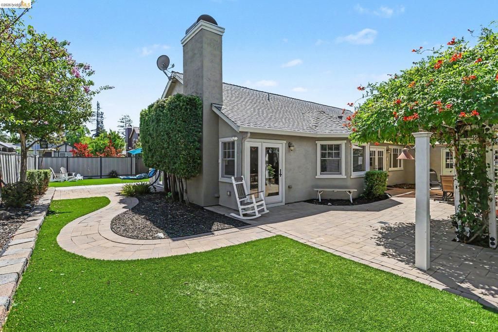 Image 7 of property listing at 1760 Domaine Way, Oakley, CA 94561