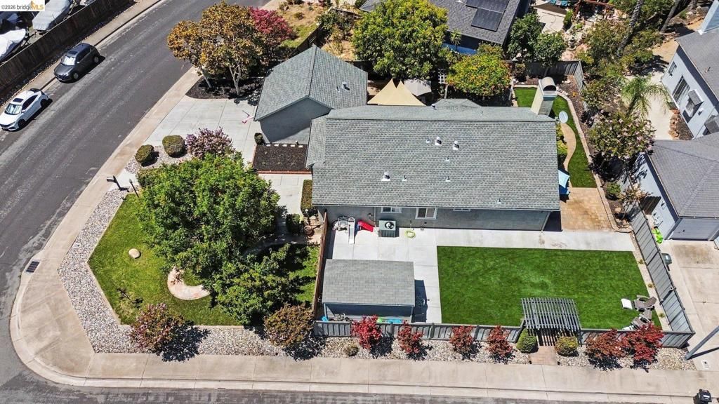 Image 8 of property listing at 1760 Domaine Way, Oakley, CA 94561