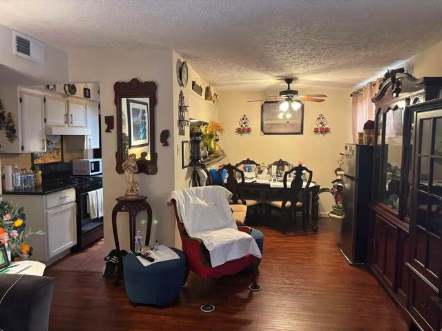 7925 Rampart Street 107, Houston, TX 77081
