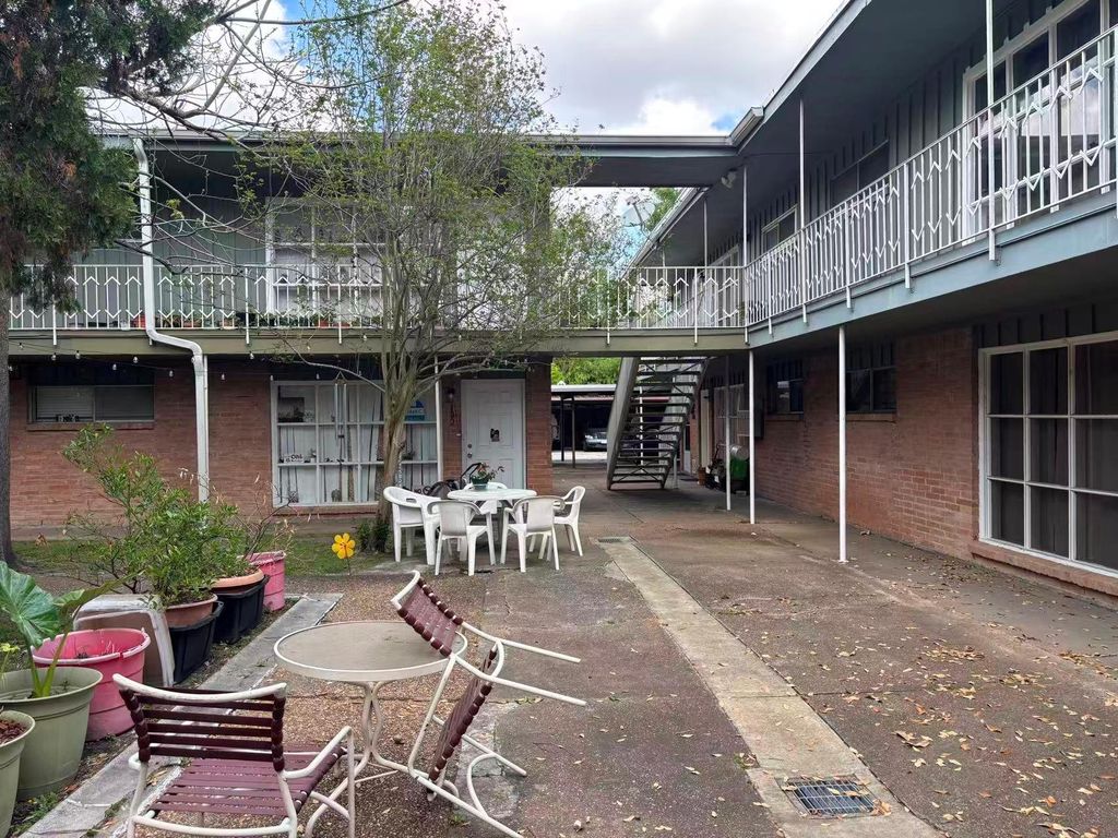 7925 Rampart Street 107, Houston, TX 77081