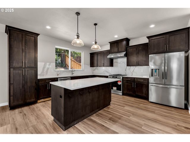 6107 Ne 45th Ct, Vancouver, WA 98661