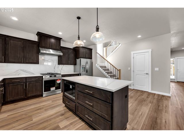 6107 Ne 45th Ct, Vancouver, WA 98661