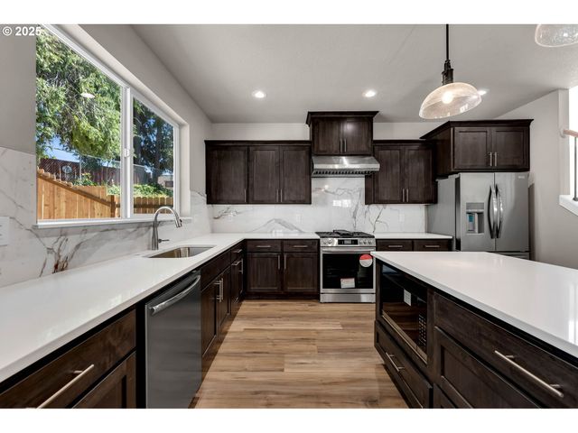 6107 Ne 45th Ct, Vancouver, WA 98661