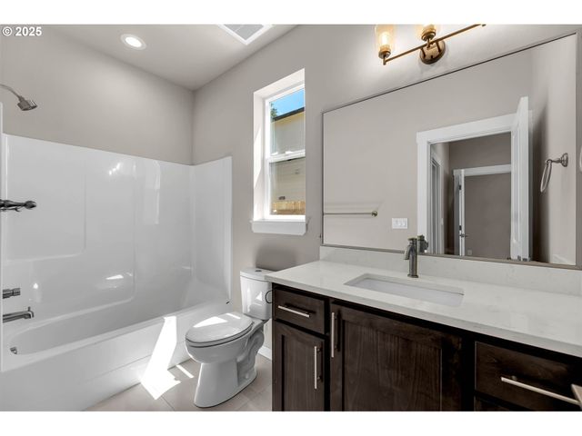 6107 Ne 45th Ct, Vancouver, WA 98661