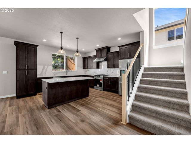 6107 Ne 45th Ct, Vancouver, WA 98661