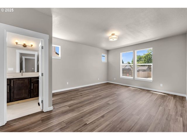 6107 Ne 45th Ct, Vancouver, WA 98661