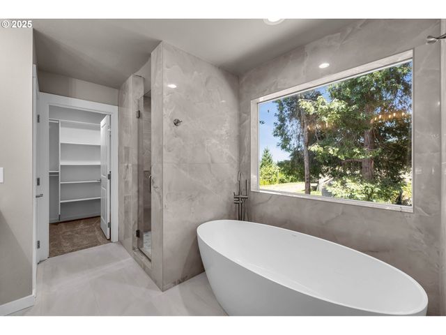 6107 Ne 45th Ct, Vancouver, WA 98661