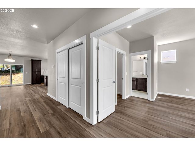 6107 Ne 45th Ct, Vancouver, WA 98661