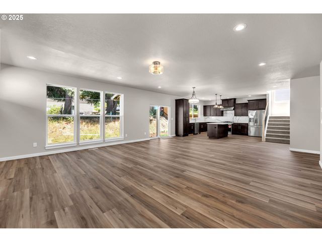 6107 Ne 45th Ct, Vancouver, WA 98661