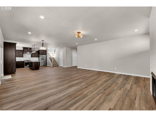 6107 Ne 45th Ct, Vancouver, WA 98661