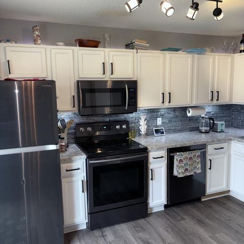 15929 Flotilla Trail 266, Apple Valley, MN 55124