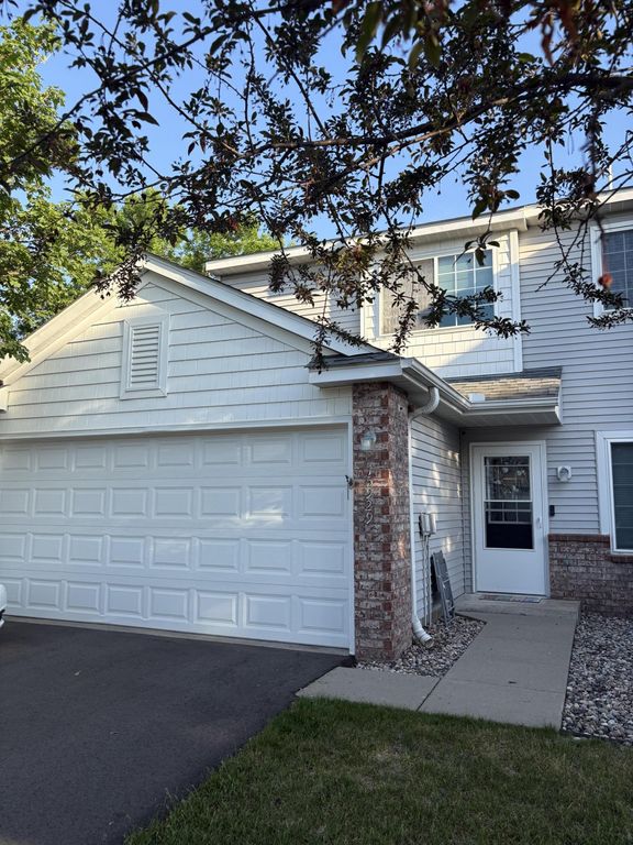 15929 Flotilla Trail 266, Apple Valley, MN 55124
