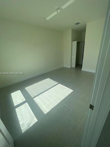 8167 NW 41st St E-111, Doral, FL 33166