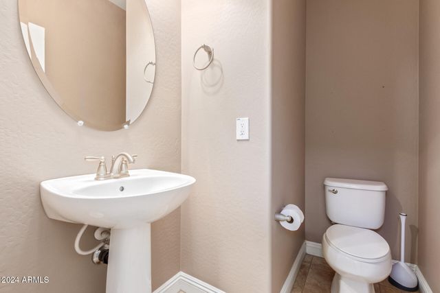 1864 W BUCKHORN Trail, Phoenix, AZ 85085