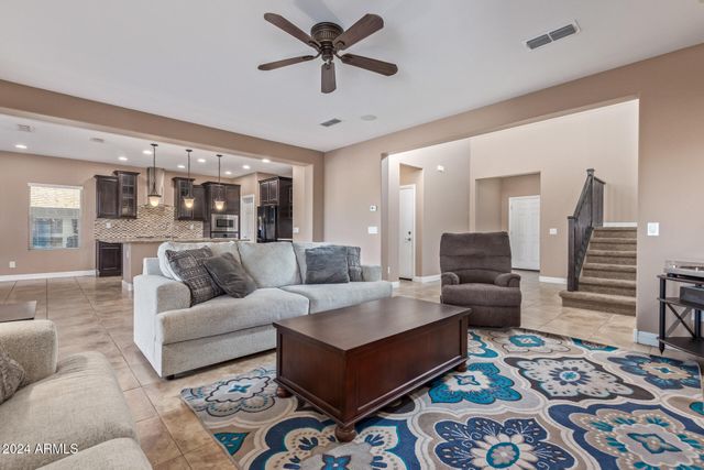 1864 W BUCKHORN Trail, Phoenix, AZ 85085