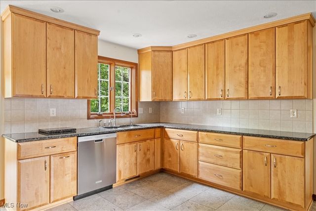 1405 Greenmont Hills Drive, Vienna, WV 26105