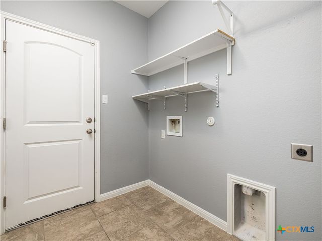 225 Kirkhill Street, Hutto, TX 78634