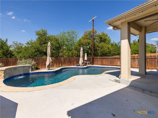 225 Kirkhill Street, Hutto, TX 78634