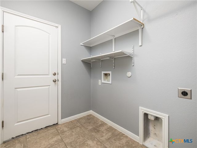 225 Kirkhill Street, Hutto, TX 78634