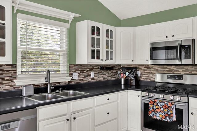 215 Candlewick Drive, Pacific, MO 63069