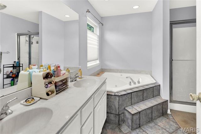 215 Candlewick Drive, Pacific, MO 63069
