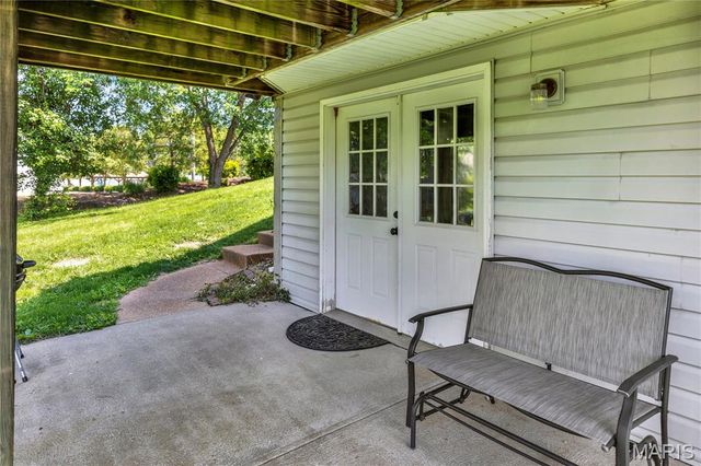 215 Candlewick Drive, Pacific, MO 63069