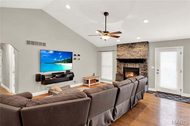 215 Candlewick Drive, Pacific, MO 63069