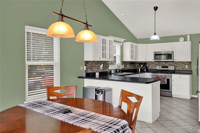 215 Candlewick Drive, Pacific, MO 63069