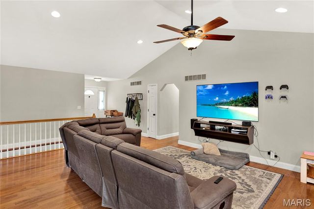 215 Candlewick Drive, Pacific, MO 63069