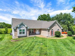 215 Candlewick Drive, Pacific, MO 63069