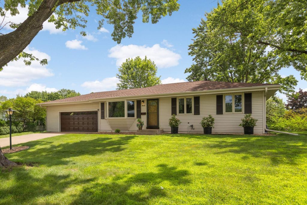 8445 Morris Circle, Bloomington, MN 55437