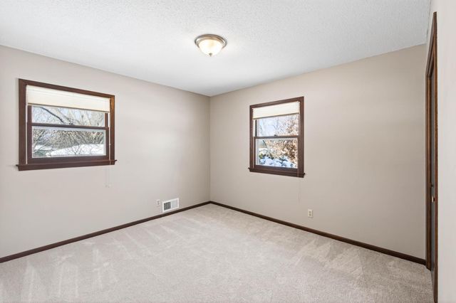 6381 Rath Drive, Woodbury, MN 55125