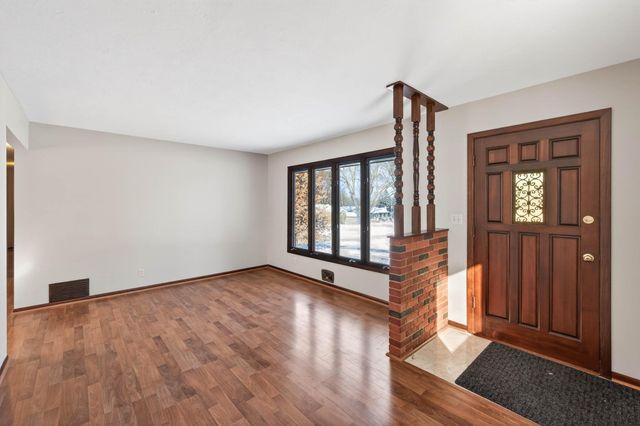 6381 Rath Drive, Woodbury, MN 55125